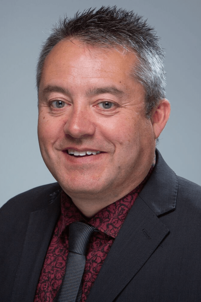 Portrait of Donnie Edwards